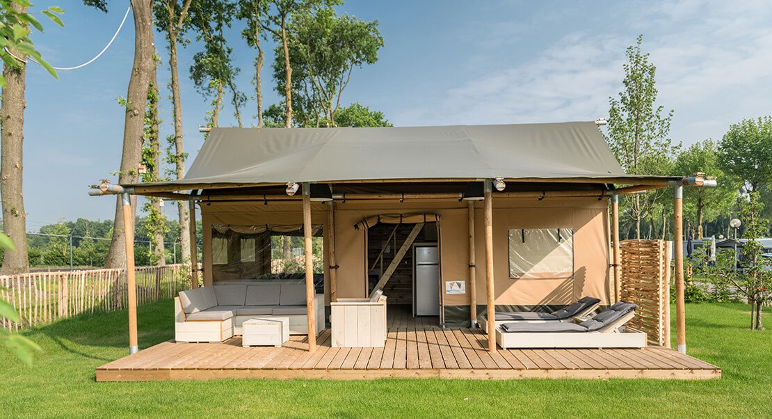 glamping lodge met sanitair