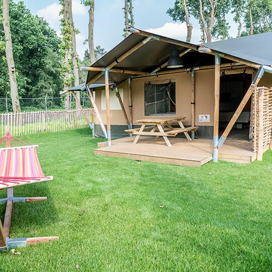 luxe glamping lodge met sanitair