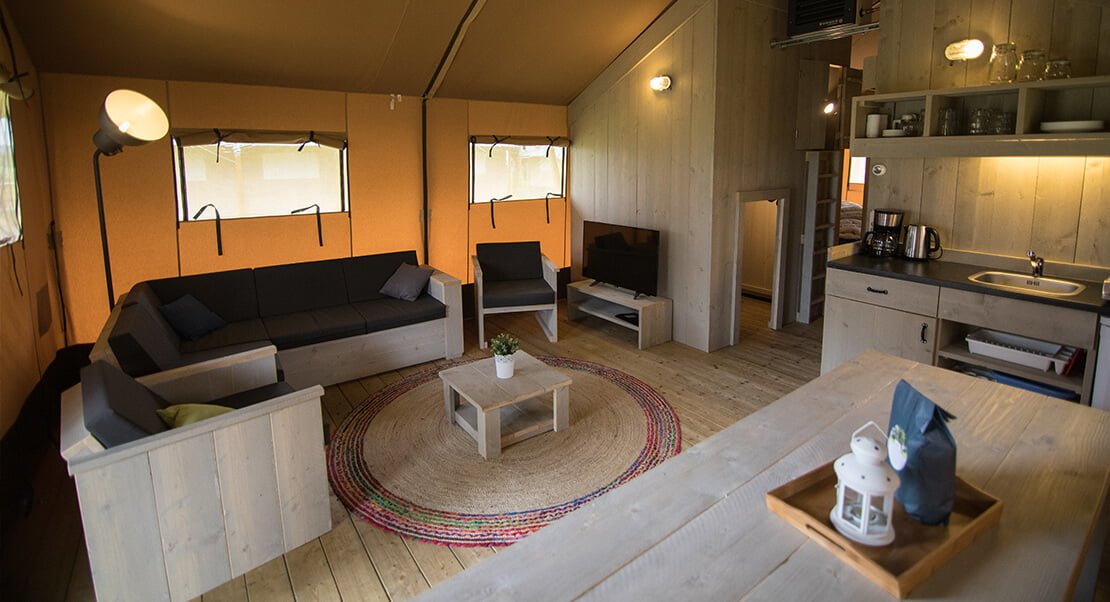 interieur glamping tent