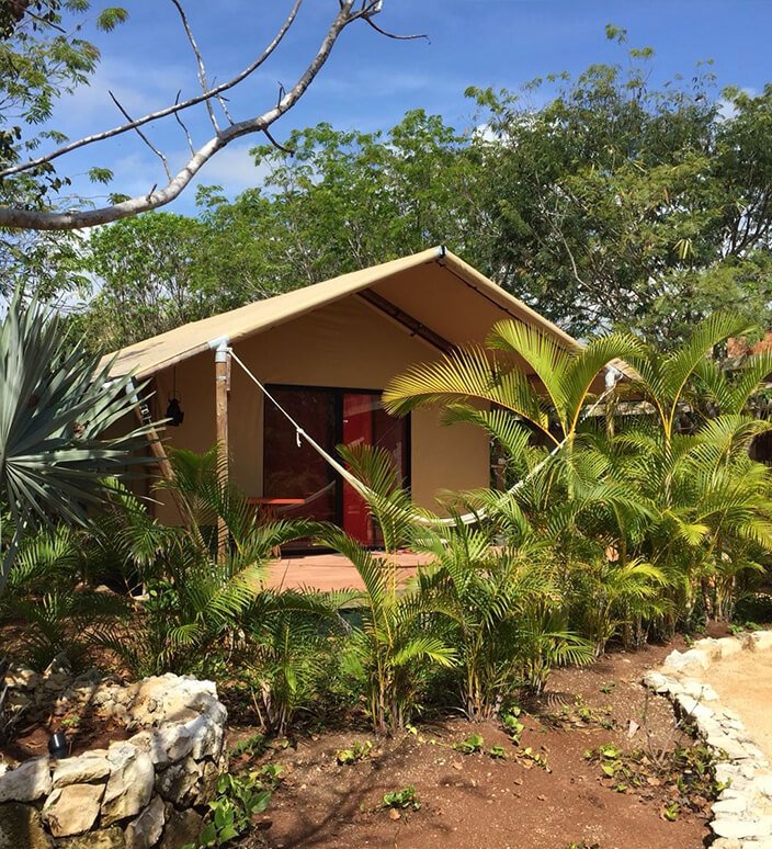 glamping tent met sanitair