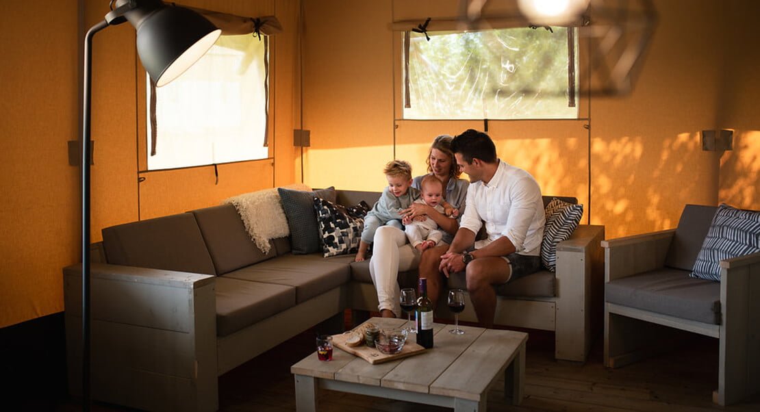luxe ingerichte glamping tent