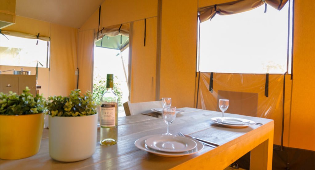 Glamping tent met interieur kopen